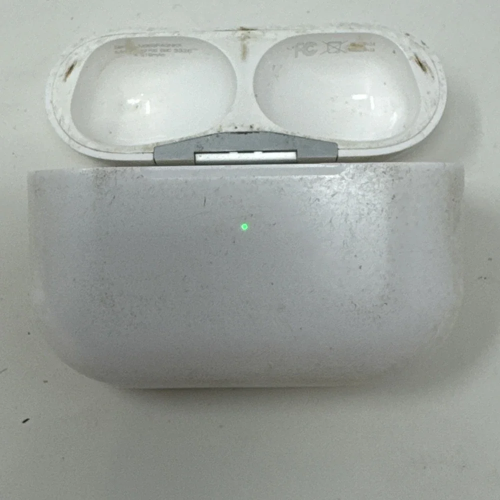 Apple AirPods Pro 2nd Gen CHARGING CASE Replacement Lightning‎ Only - A2618